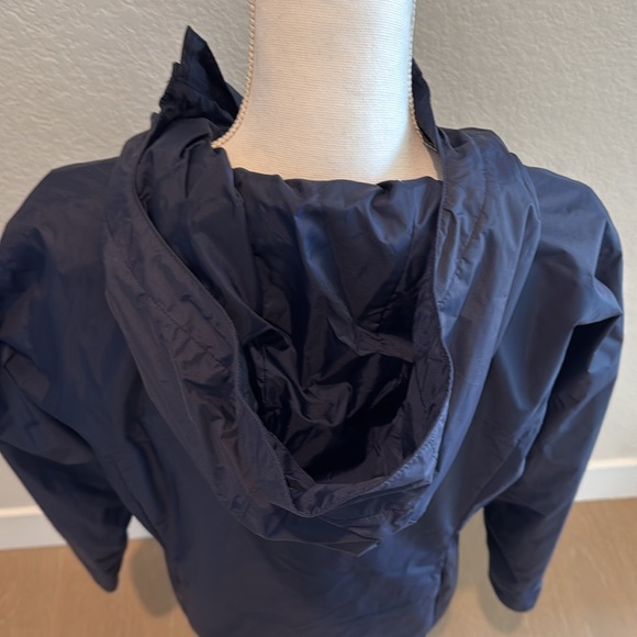 Brand new never worn Columbia navy light weight raincoat. Size large. - Picture 4 of 9